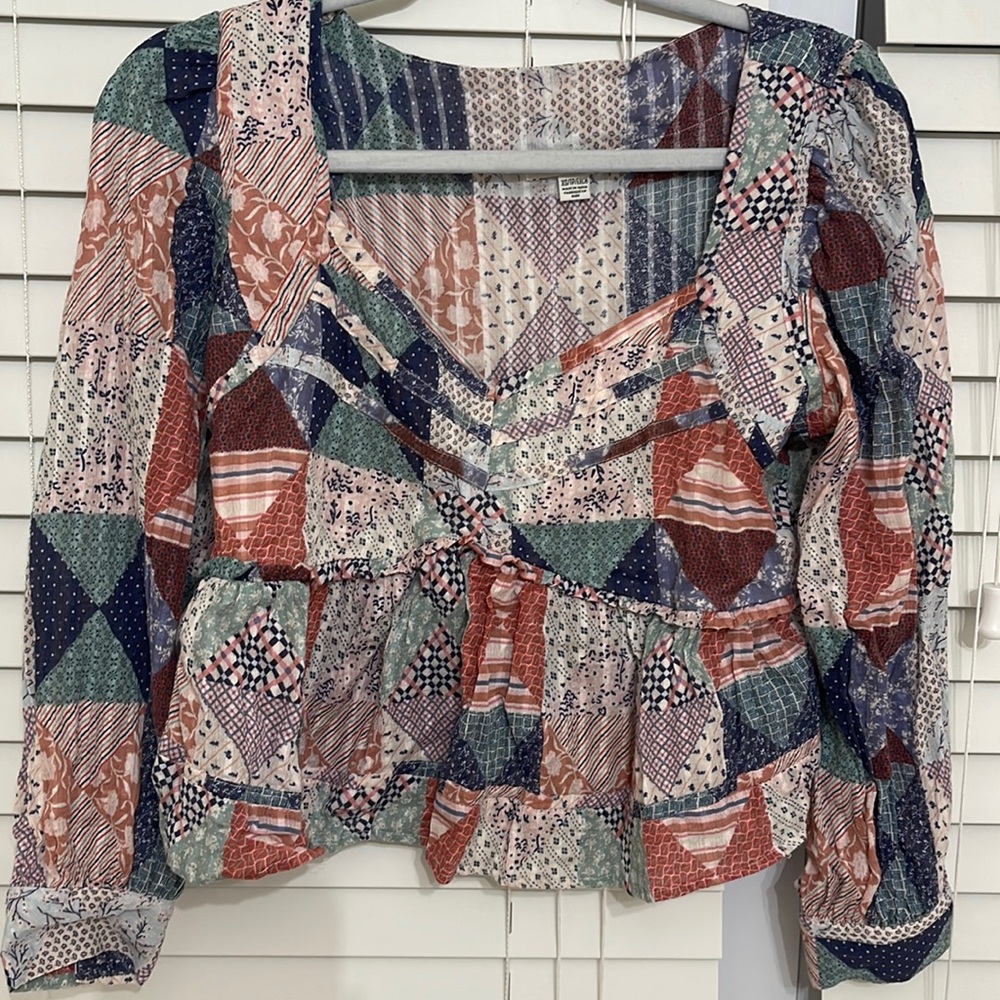 Long sleeve multi colored shirt from American Eagle. size xs.